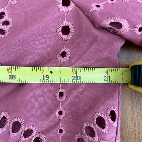 💐Aveloria Eyelet Button Front Top NWT - Picture 10 of 13
